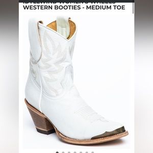 Idyllwind size 9 western booties. Great condition.